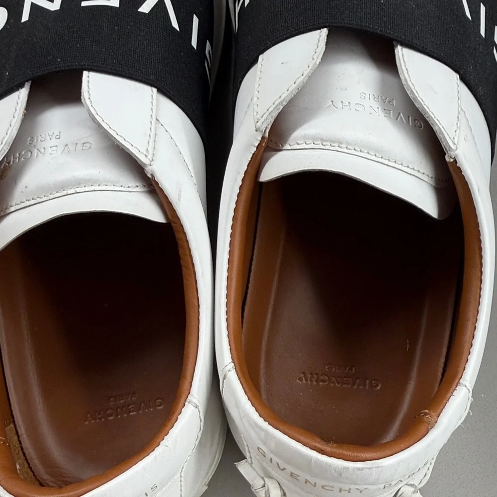 Givenchy White and Black Logo Sneakers - Picture 4 of 4